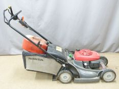 Honda HRX 476 lawnmower