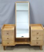 Gordon Russell of Broadway suite of oak bedroom furniture including chest of drawers (W92 x D45 x