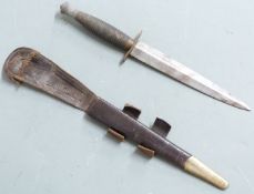 Fairbairn Sykes style fighting knife with leather sheath, blade length 17cm