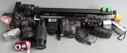 Pentax P30 SLR camera with Takumar-A 28-80mm 1:3.5-4.5 and Hanimex 60-300mm 1:4.0-5.6 lenses,