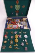 British Army badges/brooches including Northumberland Fusiliers, Ypres and Arras WW1 brooches