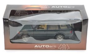 Autoart Off-Road Division 1:18 scale diecast model Range Rover 4.6 HSE, 70011, in original display