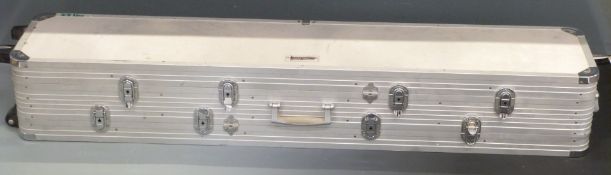 Winchester aluminium double shotgun or rifle flight case with locks, wheels and padded interior,