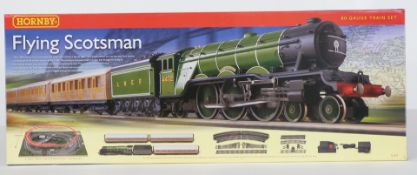 Hornby 00 gauge train set Flying Scotsman, R1072, in original box.