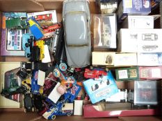 Over 60 Corgi, Matchbox, Lledo and similar diecast model vehicles, including City, Models of