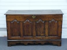 An 18thC panelled oak coffer, W138 x D53 x H81cm