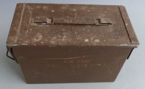 A military lockable 400 7.62mm cartridge ammunition carrier, 30x16x19cm.