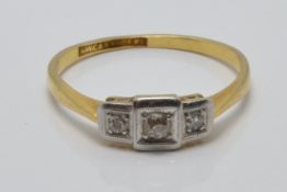 Art Deco 18ct gold ring set with diamonds in a platinum setting in vintage box, 2.3g, size P