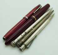 Two fountain pens comprising Esterbrook and Parker Duofold with 14K gold nib together with three