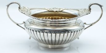 Victorian hallmarked silver twin handled sugar bowl with reeded lower body, London 1893 maker Walter