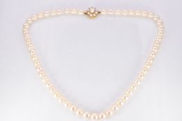 A single strand of cultured pearls with a 9ct gold clasp and a quantity of loose natural pearls