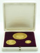 Winston Churchill limited edition commemorative 18ct gold three-coin set with cameo profile portrait