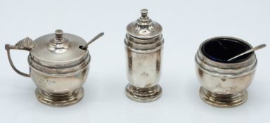 Art Deco Mappin & Webb hallmarked silver three piece cruet set, Birmingham 1935, weight without blue