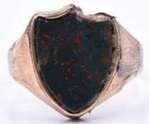 A 9ct gold signet ring set with bloodstone, 3.3g, size R