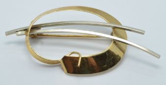 A 9ct gold bi-coloured brooch, 2 x 4cm, 3.3g