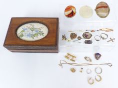 A collection of jewellery including 9ct gold ring, 9ct gold necklace and Victorian stick pin (4.4g),