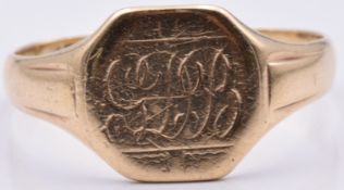 A 9ct gold signet ring, 3.1g, size O/P