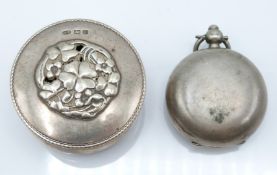 Art Nouveau style hallmarked silver lidded trinket pot with pierced four leaf clover design to
