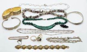 A collection of jewellery including malachite necklace, agate, jet brooch, Toledo bracelet, silver