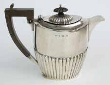 Edward VII hallmarked silver teapot with reeded lower body, Birmingham 1903 maker William Devenport,