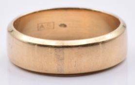 A 14k gold wedding band/ ring, 5.5g, size M