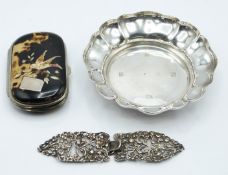 Feature hallmarked silver dish, diameter 11cm, weight 70g, Victorian hallmarked silver belt buckle