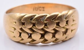 An 18ct gold keeper ring, 4.2g, size L