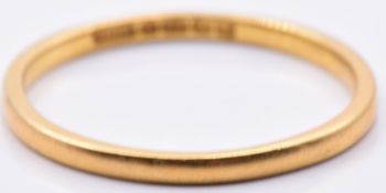 A 22ct gold wedding band/ ring, 1.9g, size O