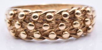 A 9ct gold keeper ring, 2.7g, size M