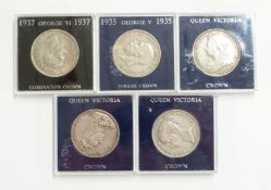 Five English silver crowns to include Victoria young head 1845 with shield back, 1887 Jubilee