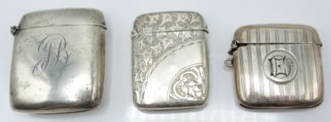Three Victorian and later hallmarked silver vesta cases, Birmingham 1897, 1901 and 1915, height of