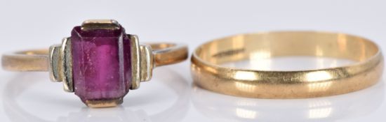 A 9ct gold wedding band/ ring and an Art Deco 9ct gold ring set with paste, 4.2g, size M and Q