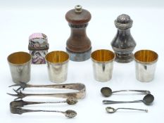 Georgian hallmarked silver pepper, London 1739 maker Dinah Gamon, height 9cm, weight 43g, hallmarked