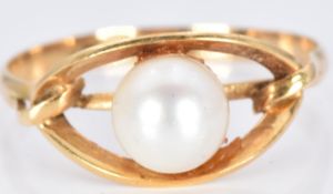 A yellow metal ring set with a pearl, 2.3g, size Q