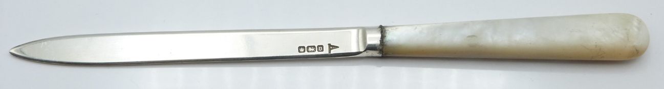 Walker & Hall Art Deco style hallmaked silver bladed, mother of pearl handled paper knife, Sheffield