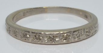 An 18ct white gold ring set with diamonds, 3.4g, size P/Q