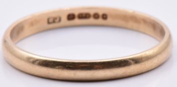 A 9ct gold wedding band/ ring, 1.6g, size Q/R