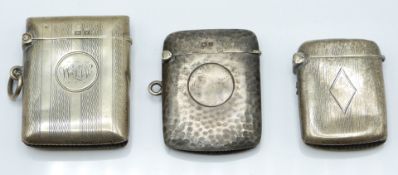 Three various hallmarked silver vesta cases comprising Birmingham 1908, 1920 and 1925, weight 59g