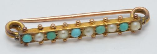Edwardian yellow metal brooch set with alternating pearls and turquoise, 0.5 x 3.9cm, 2.8g