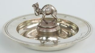 Garrard & Co figural camel pin dish with feature hallmarks, London 1994, diameter 9.8cm, weight 86g