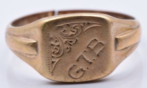 A 9ct gold signet ring, 4.2g, size R