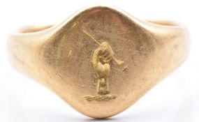 An 18ct gold signet ring, 6.9g, size M