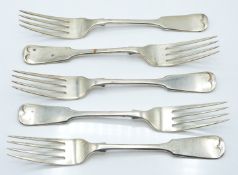 Edward VII set of five hallmarked silver fiddle pattern table forks, Sheffield 1901 maker John Round