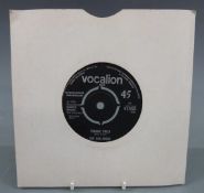 The Golliwogs - Fight Fire (VF9283) record appears VG