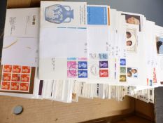 A quantity of loose Great Britain first day covers