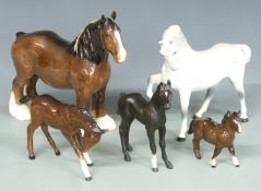 Beswick 818 Shire, grey Stocky Jogging Mare and three foals, tallest 21cm