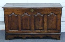 18thC panelled oak coffer, W138 x D53 x H81cm
