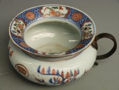 A 17th/18thC Chinese Imari spittoon with Imari decoration and later, fitted handle, H11cm,