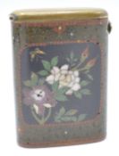 Chinese cloisonné enamel vesta with butterfly cap release button, 4.5cm