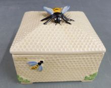 Crown Devon Honeycomb box/ honey pot with bee final, W13 x D13 x H11cm